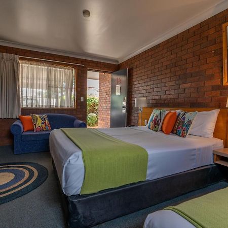 Country Pathfinder Motor Inn Dalby Esterno foto